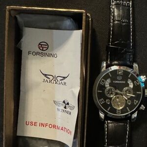 Forsining : Mens Automatic Watch with genuine leather band.  NWT/NEVER USED.